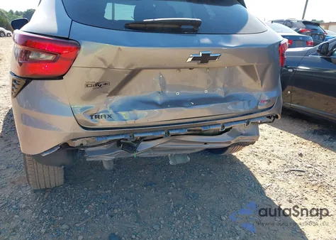 2024 Chevrolet Trax Fwd 1Rs z USA, uszkodzony, nr VIN KL77LGE28RC116404